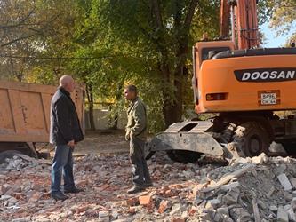Вячеслав Доронин проконтролировал ход работ по сносу аварийных домов